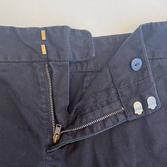 Ann Taylor LOFT size 6 black shorts - Picture 3 of 6